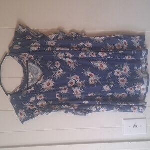 Maurices 2x Flowered Cap-Sleeved Shirt